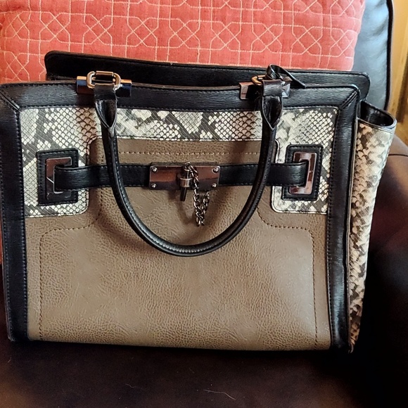 Handbag - Picture 2 of 4